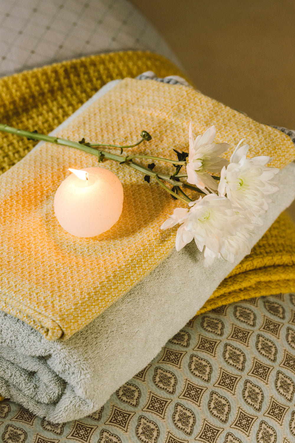 Figurine River Stone #1 - Cream