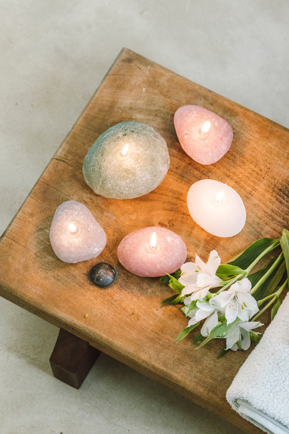 Figurine River Stone #4 - White