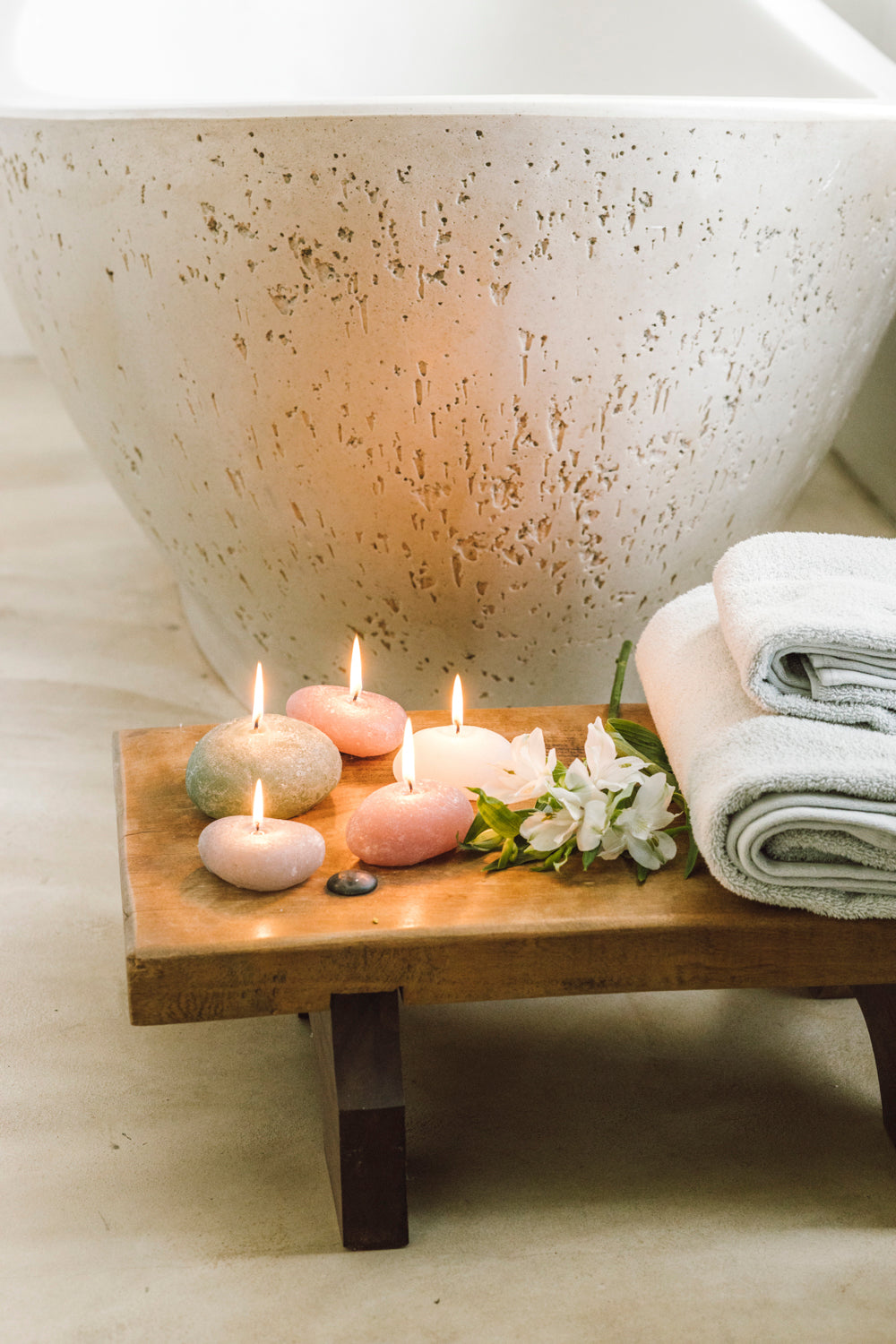 Figurine River Stone #2 - White